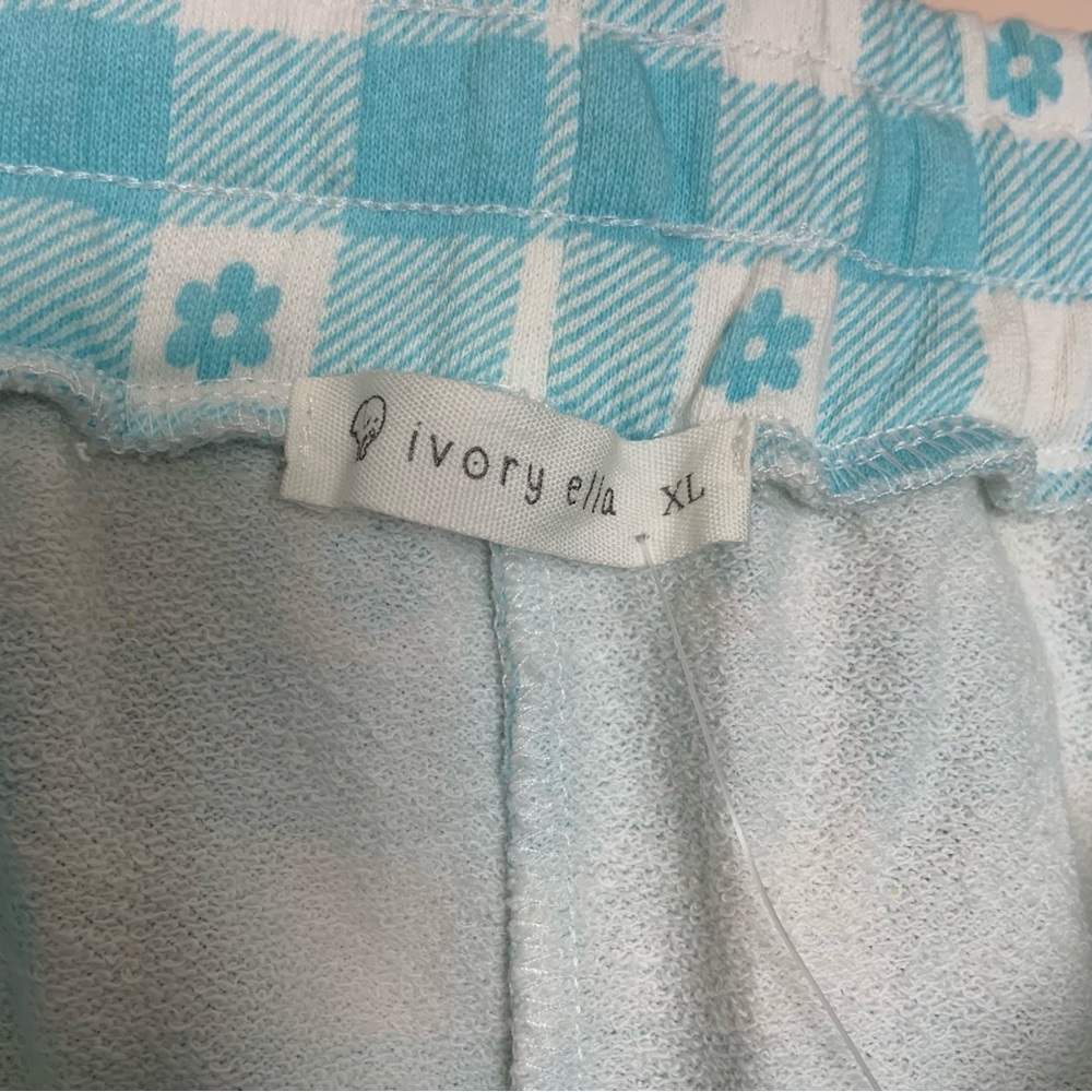 NWT New Ivory Ella Blue and White Gingham Flower Print Pull-On Lounge Shorts - Picture 5 of 6